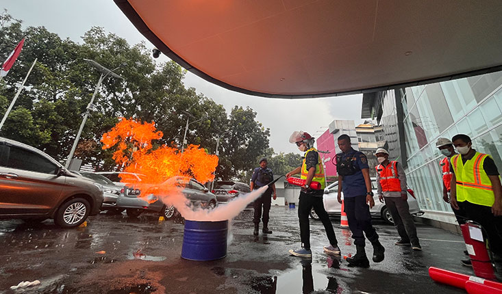 Wujudkan Tim Tanggap Darurat Yang Kompeten, SEI Adakan Pelatihan Penanggulangan Kebakaran dan Kecelakaan Kerja